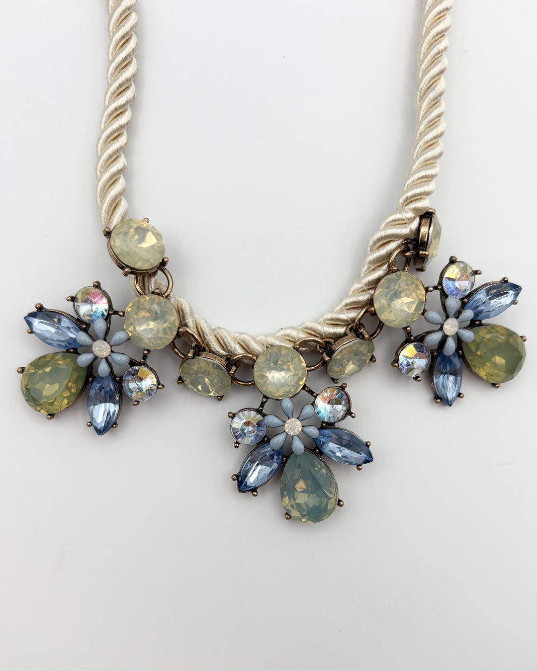 Chunky White Chain With Flower Pendant Necklace