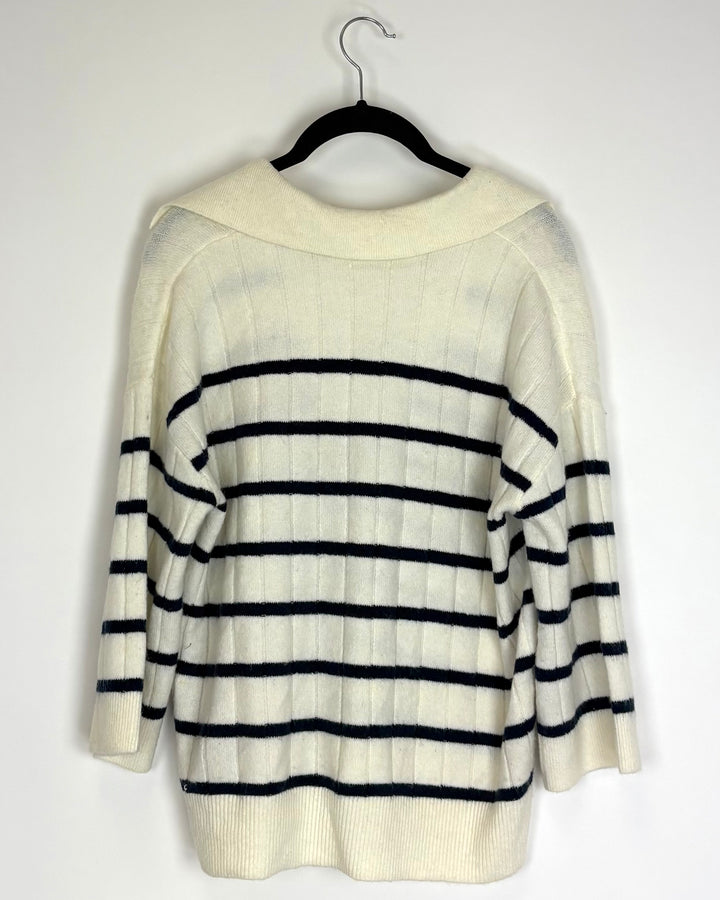 White V neck Sweater - Size 6/8