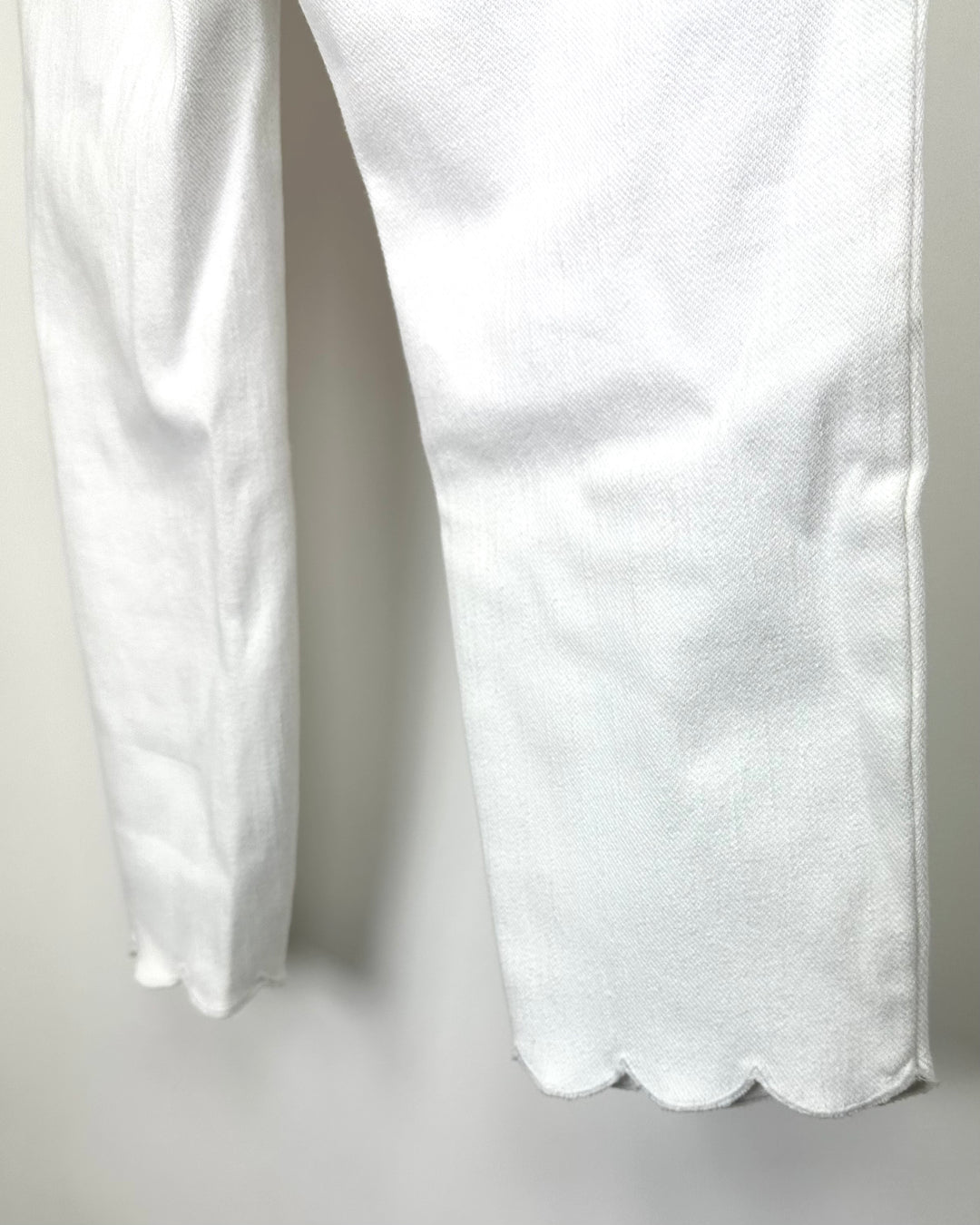 Cardstock White Scallop Trim Stretch Pants - Size 12