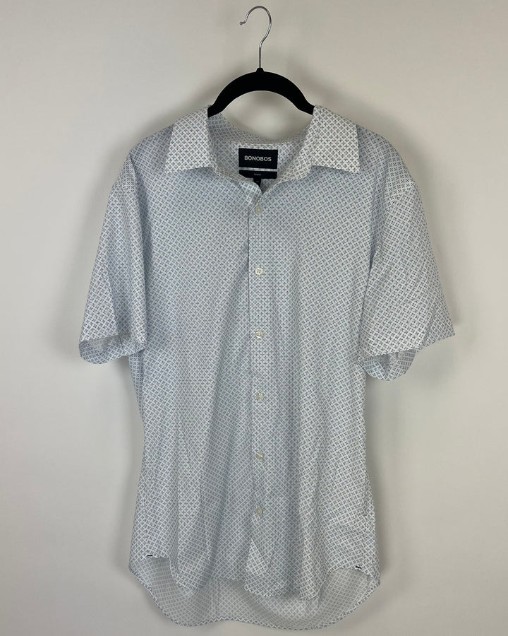MENS White and Light Blue "Tile" Patterned Button-Up - Medium