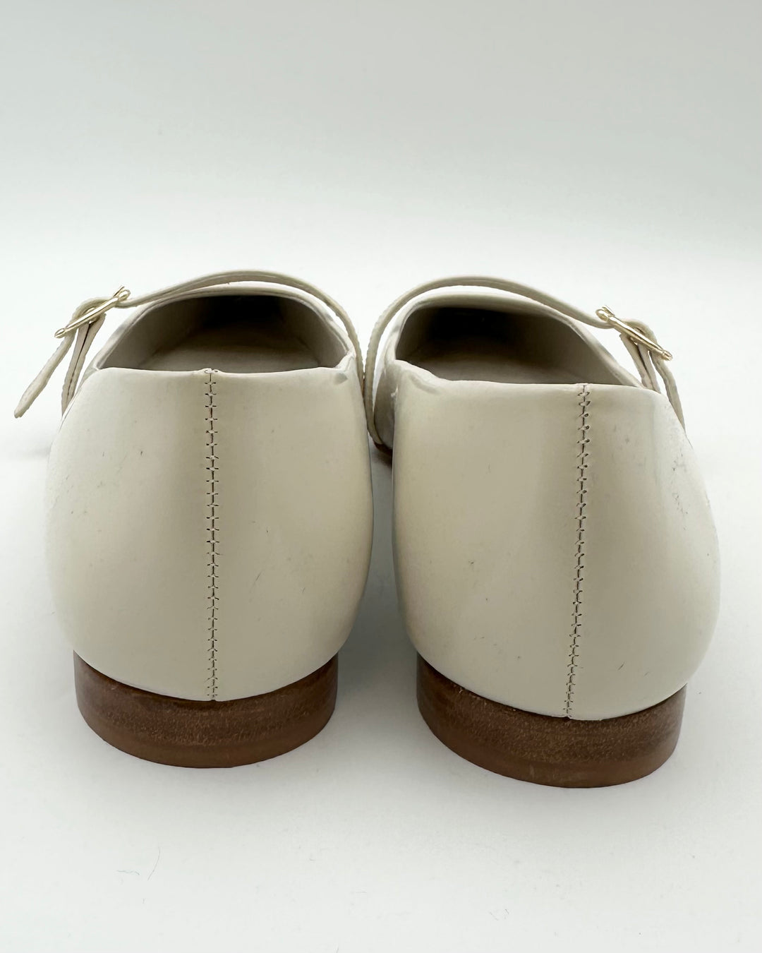 Ivory Pointed Toe Ballet Flat - Size 6.5