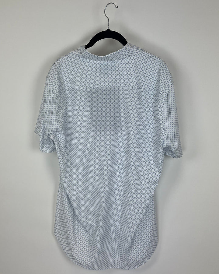 MENS White and Light Blue "Tile" Patterned Button-Up - Medium