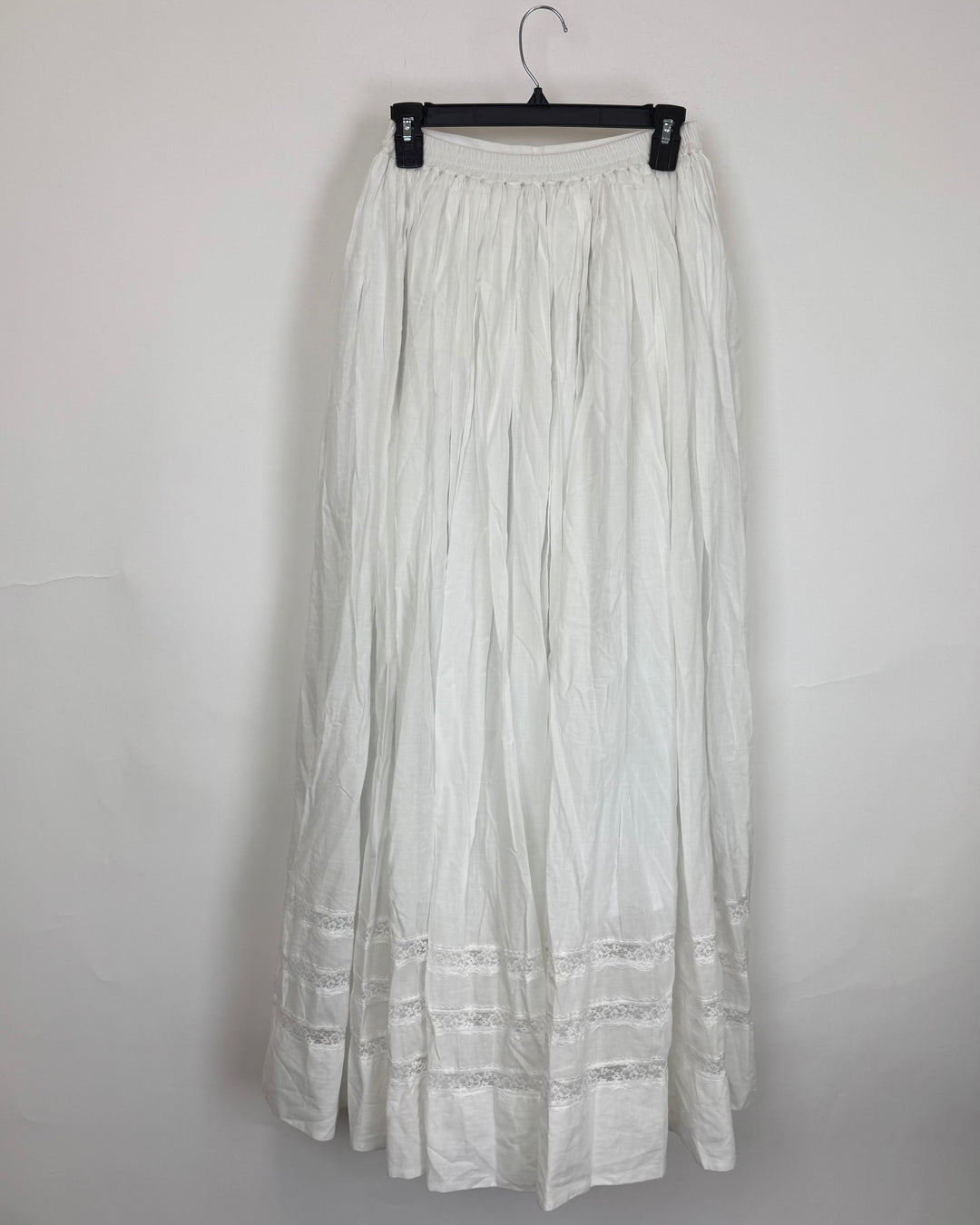 Pure White Flouncy Long Skirt - 2/4