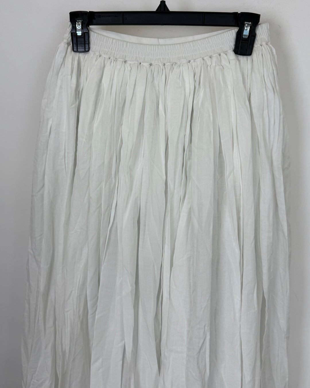 Pure White Flouncy Long Skirt - 2/4