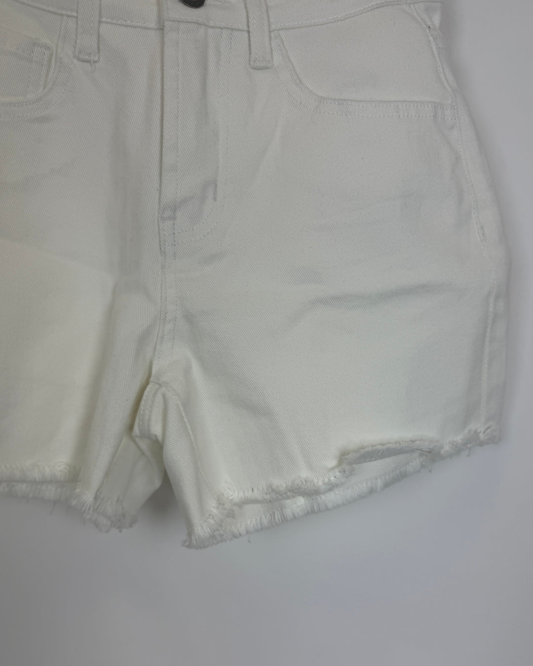 White frayed denim shorts - Size 4