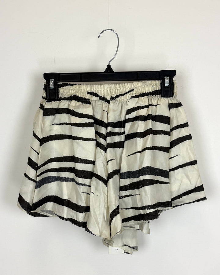 White and Black Flowy Shorts - Size 0/2