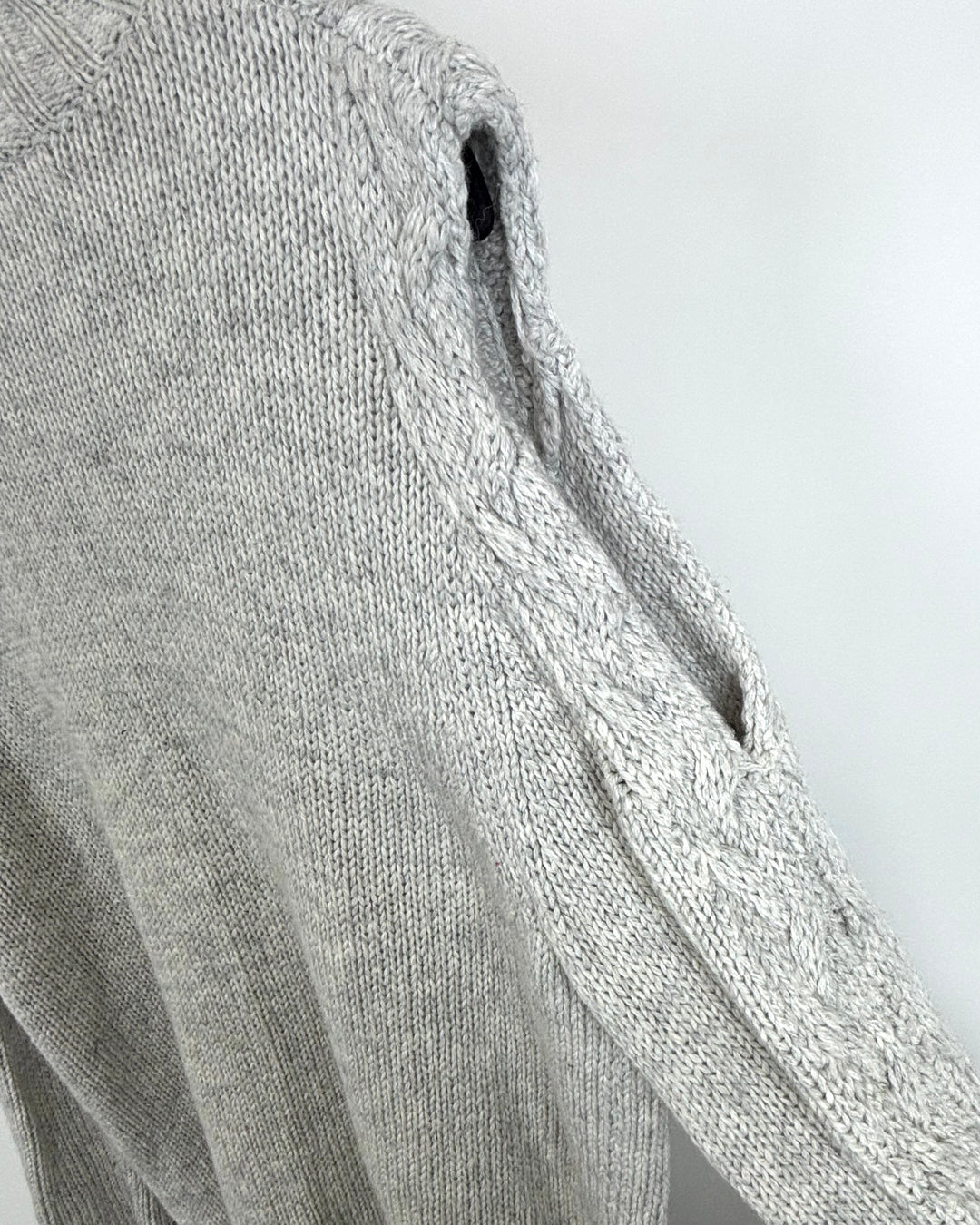 Light Gray Knit Sweater- 4/6