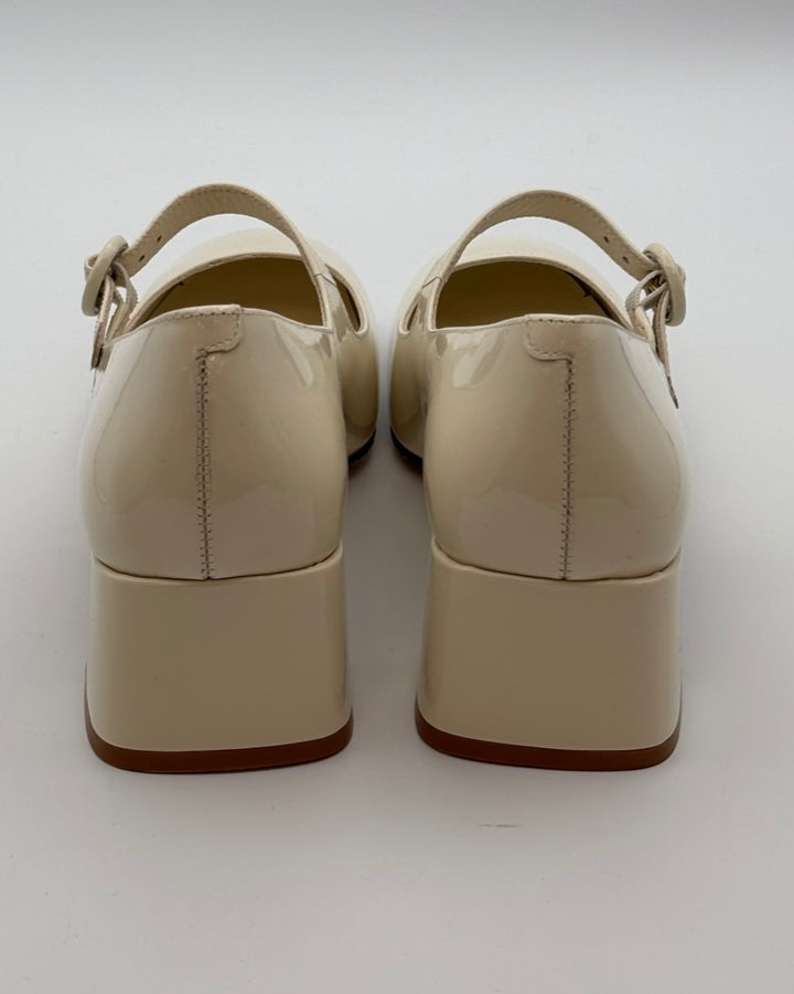 Cream Patent Leather Low Pump - Size 6