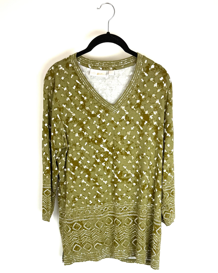 Green Patterned V-Neck Top - Size 6/8
