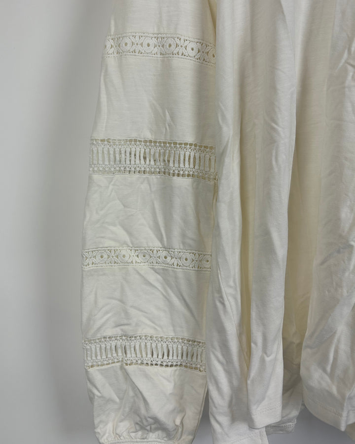 White Lace Cutout Sleeve Top - Size 6/8