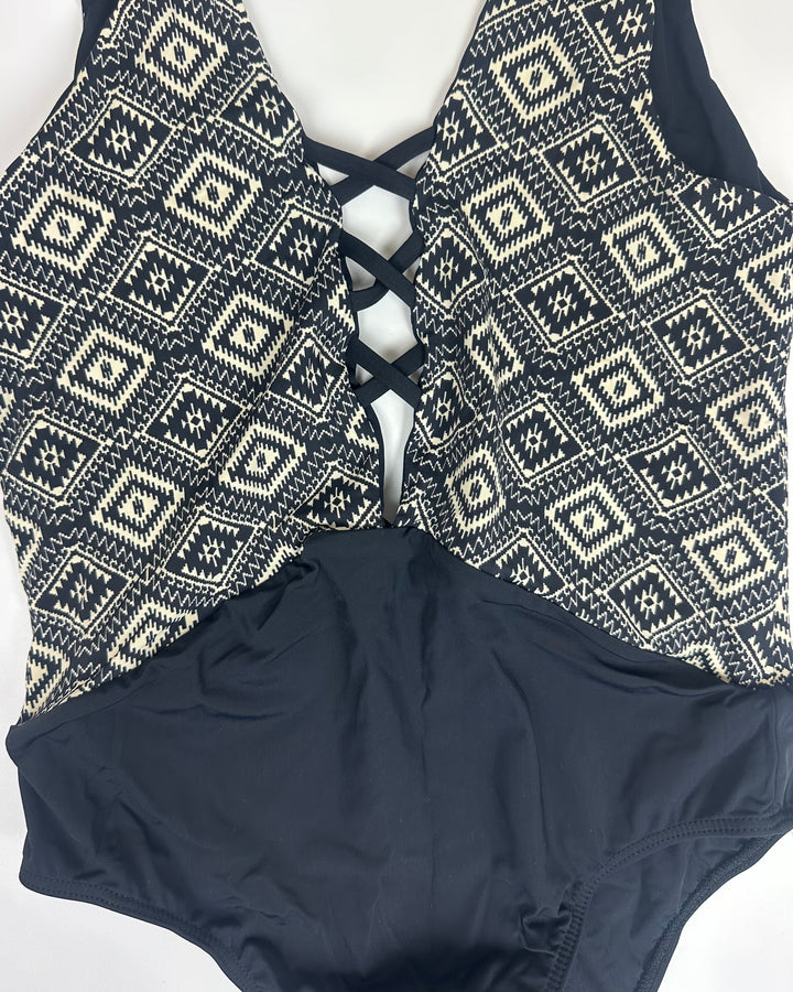 Black Abstract Crisscross One Piece - Size 2/4