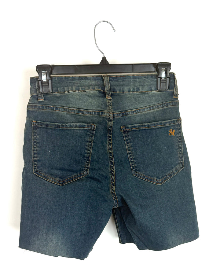 Medium Wash Button Fly Jean Shorts - Size 2/4