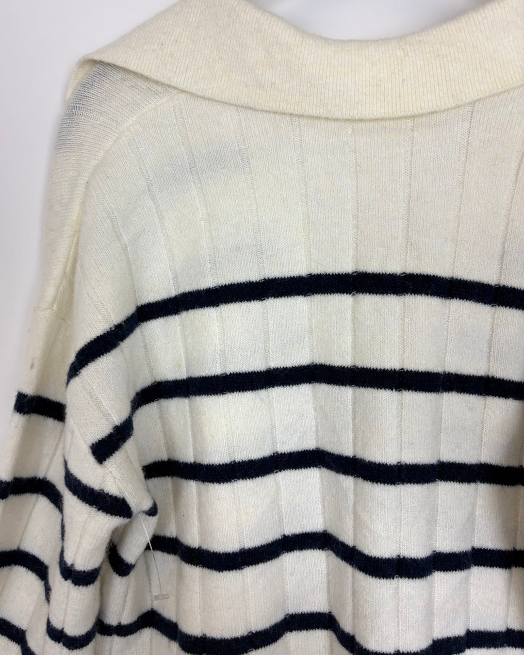 White V neck Sweater - Size 6/8