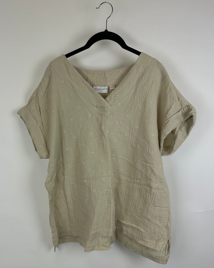 Beige Top With Star Pattern Stitching - Size 6/8
