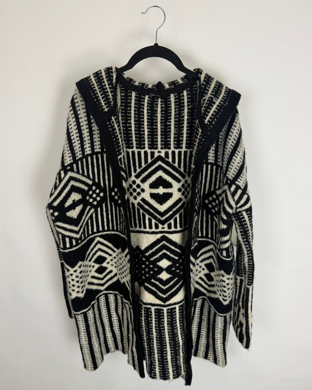 Black and White Retro Pattered Cardigan - Size 6/8