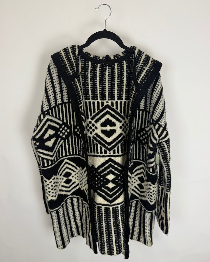 Black and White Retro Pattered Cardigan - Size 6/8
