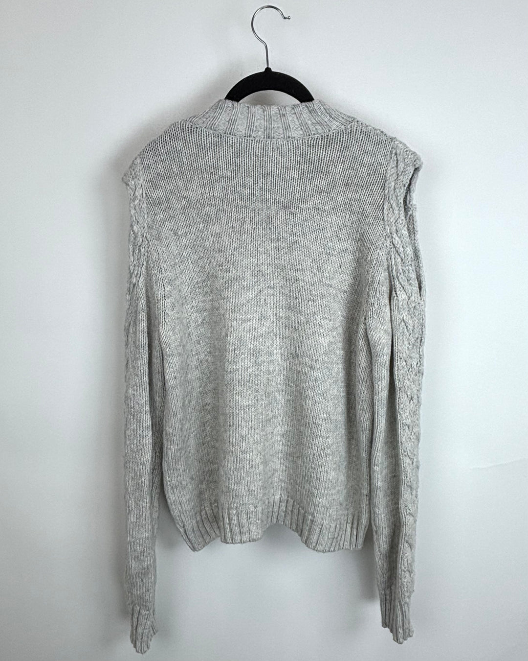 Light Gray Knit Sweater- 4/6