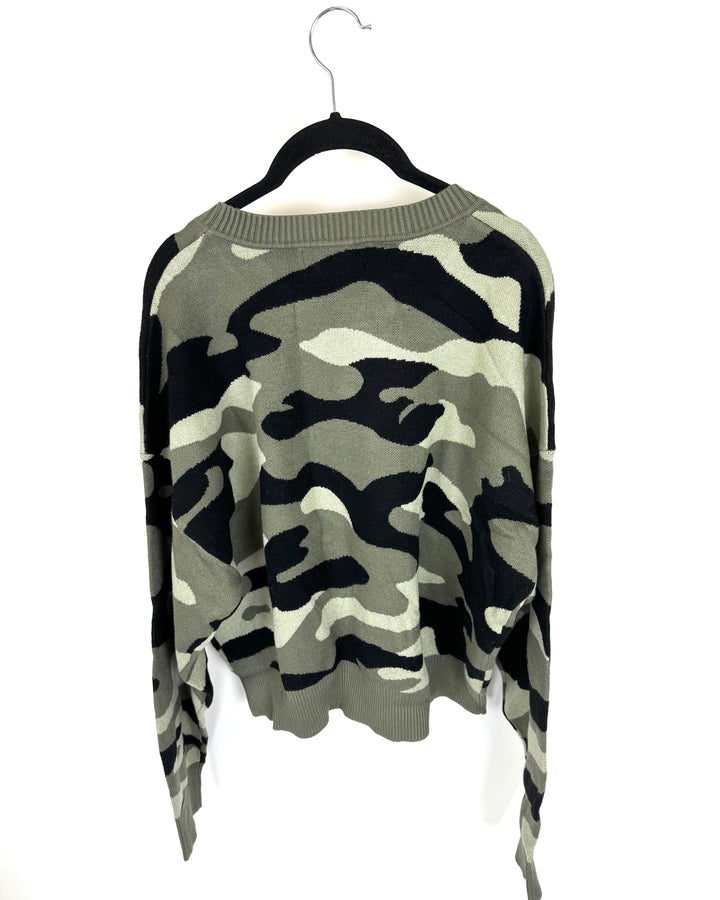 Camouflage Sweater - Size 2x