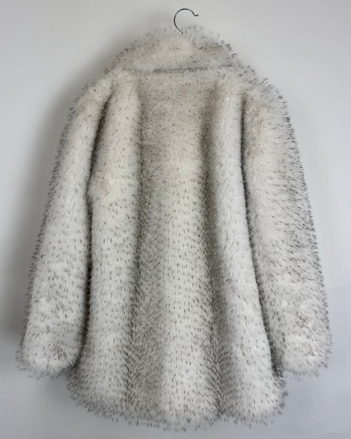 White Plush Faux Fur Coat - Size 2/4