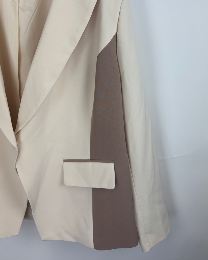 Cream and Brown Block Pattern Blazer - Size 2X