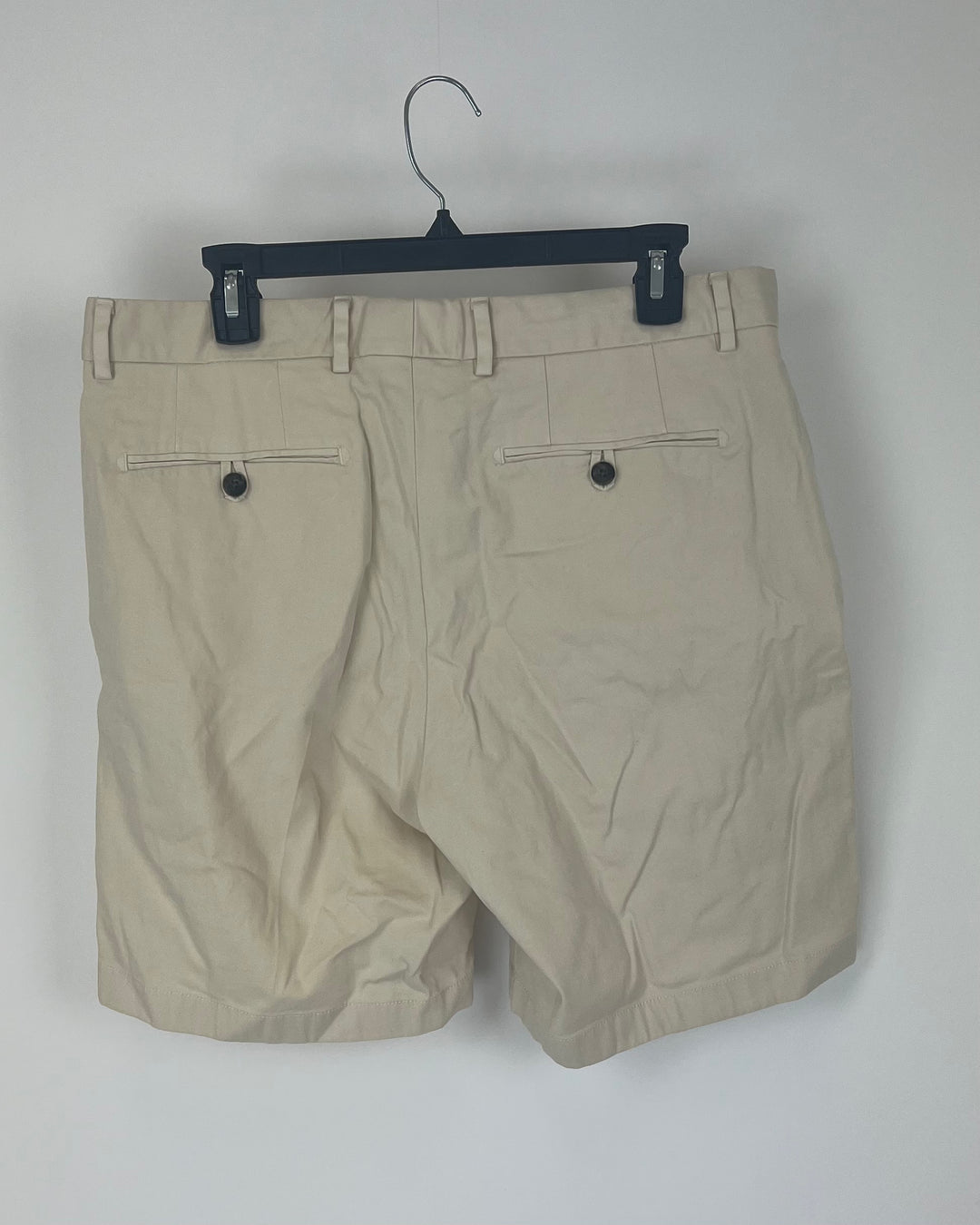 MENS Light Khaki Shorts - Waist 32 - 7" Inseam