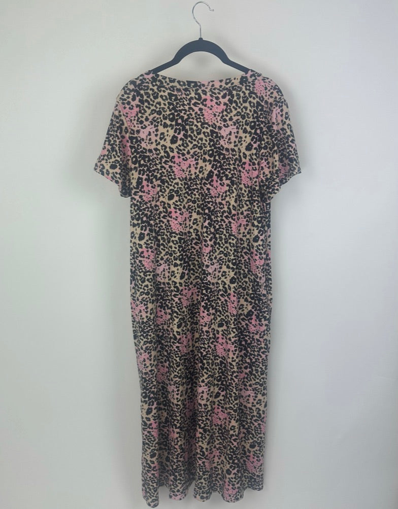 Cuddl Duds V Neck Cheetah Print Lounge Dress - Medium