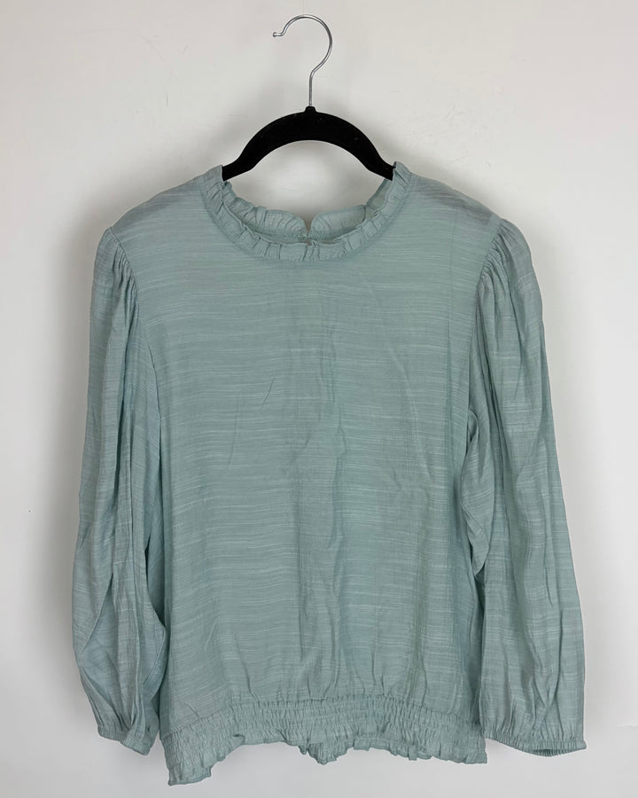 Sea foam flowy top - Size 6/8
