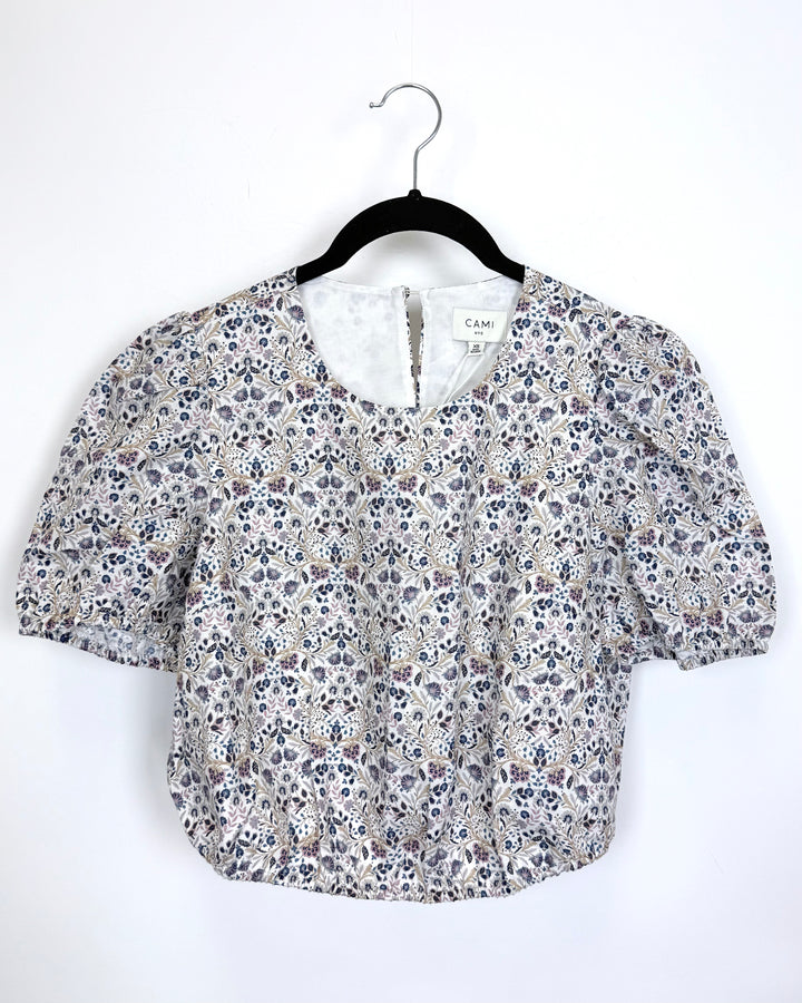 White Flower Motif Puff Sleeve Top - Size 0/2