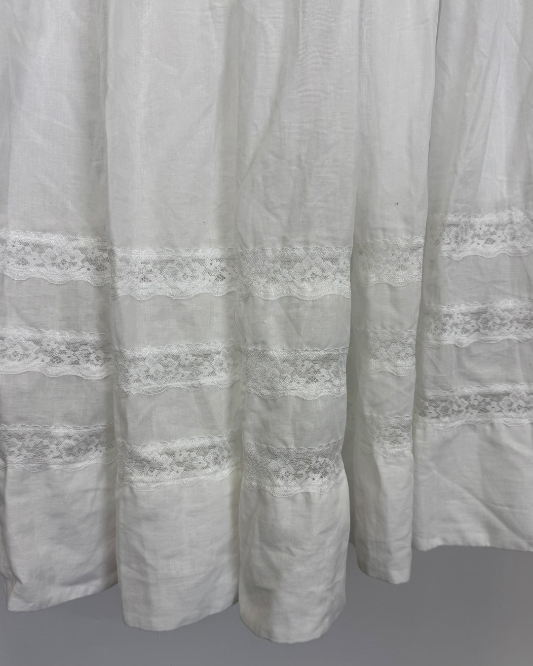 Pure White Flouncy Long Skirt - 2/4