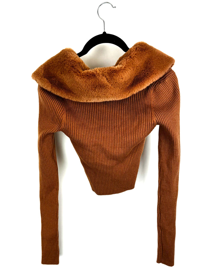 Tan Sweater Top With Faux Fur Collar Size 4/6