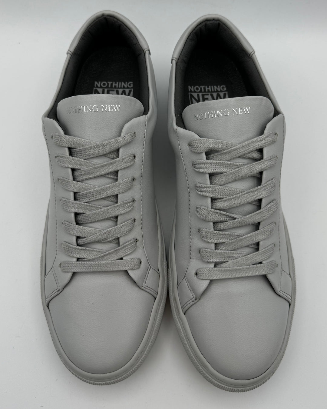 MENS Light Grey Leather Sneaker - Size 9.5/10