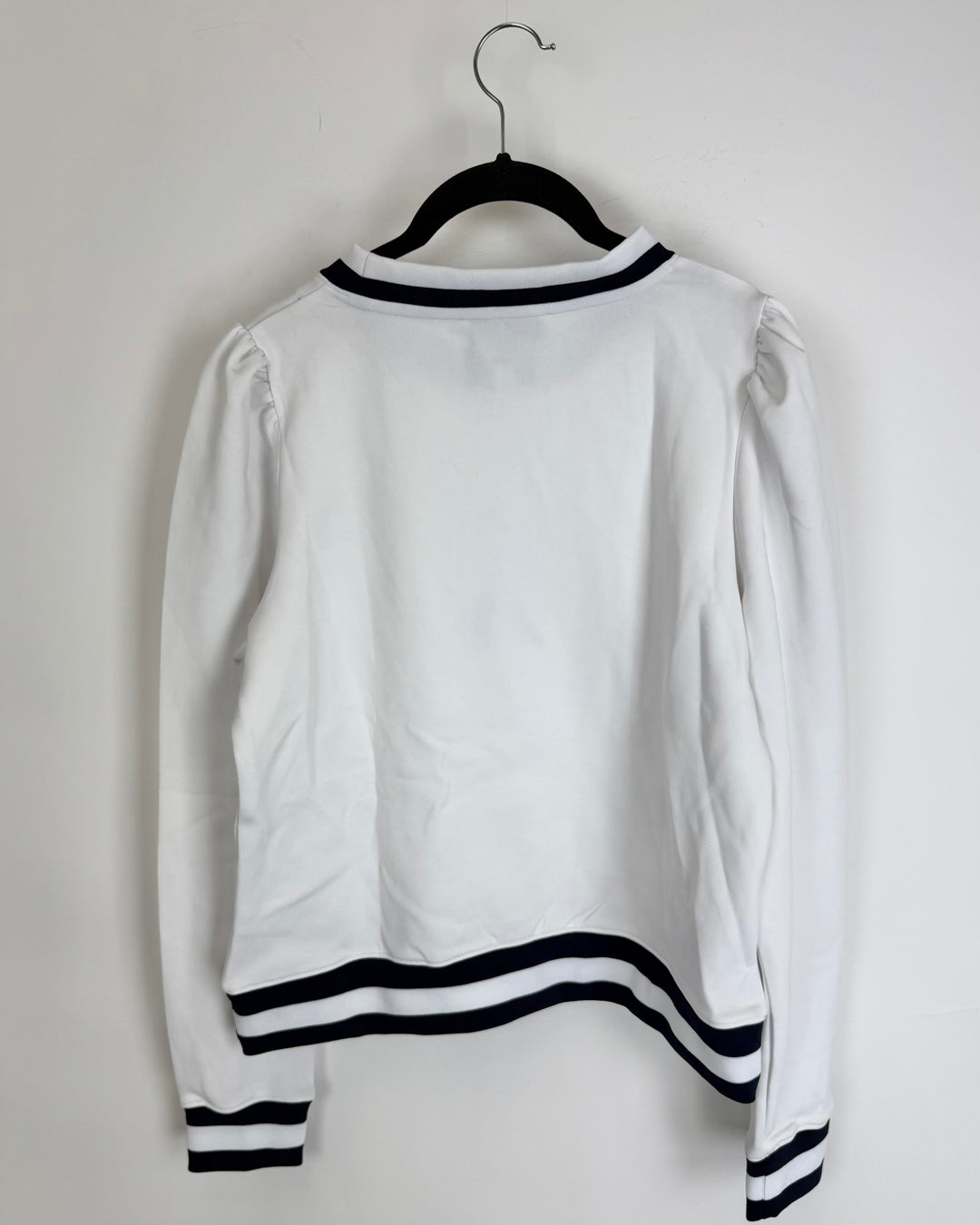 White Long Sleeve Pull Over - Size 4/6