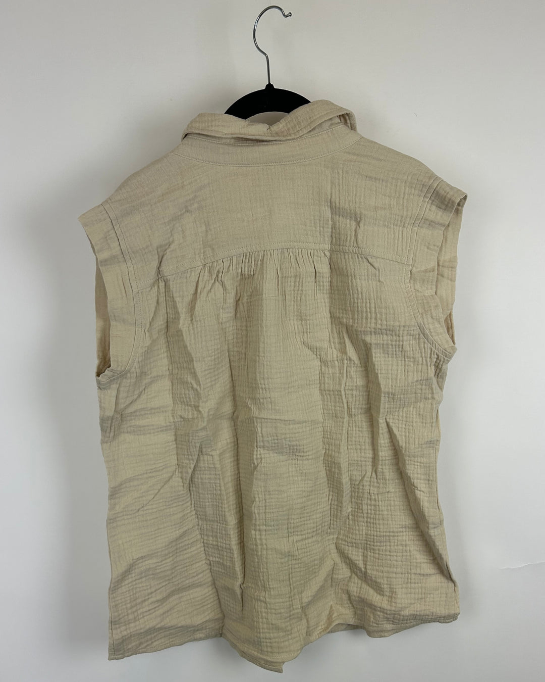 Beige Collared Top With Crinkled Material - Size 6/8