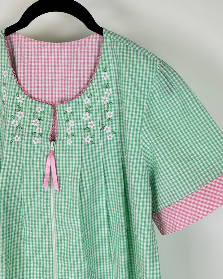 Green And Pink Short Sleeve House Dress - Size 4/6