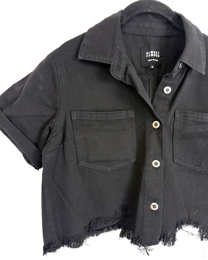 Black Cropped Button-Up Shirt - Size 2/4