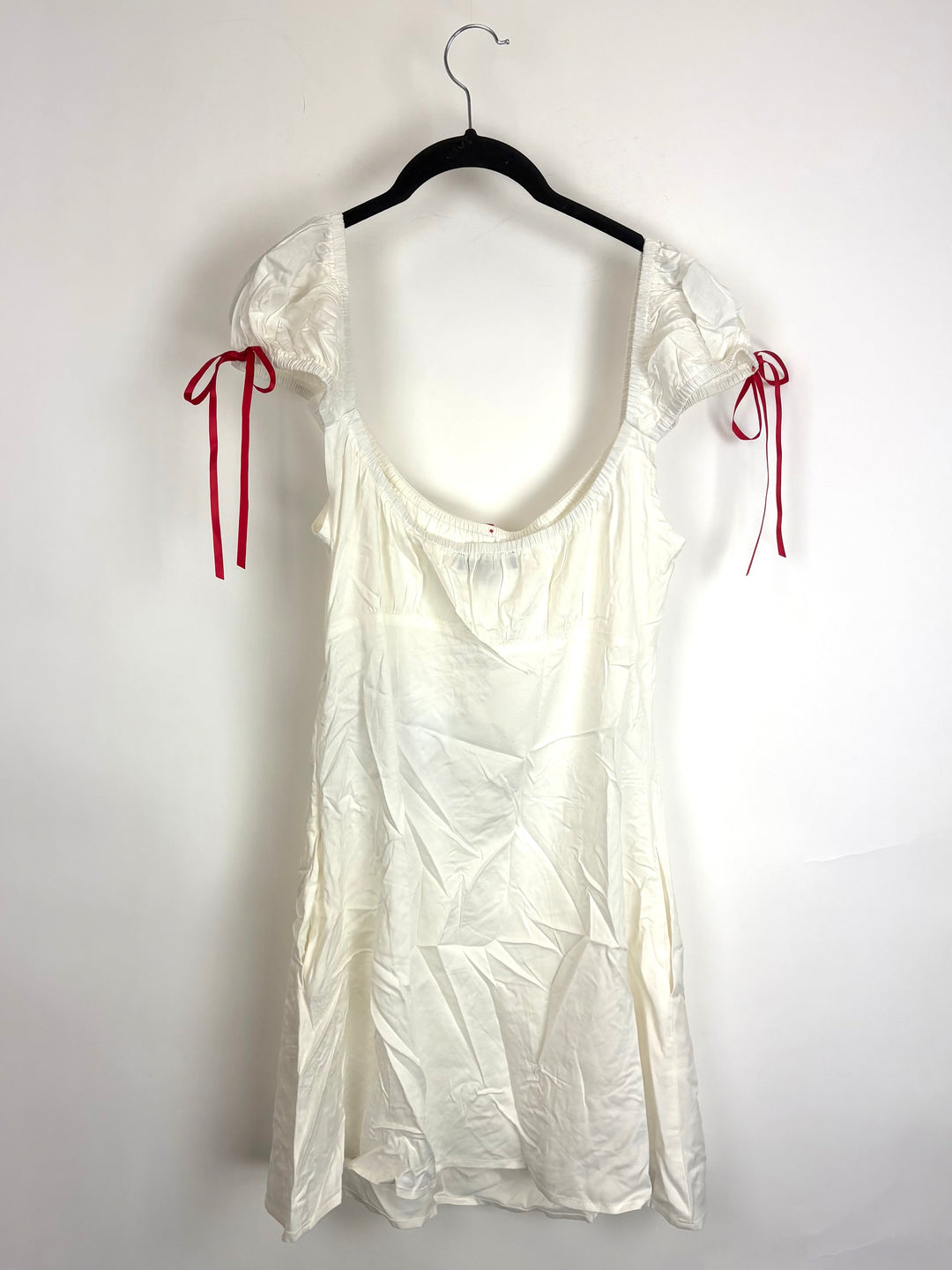 White Dress with Red Details - Size 6/8