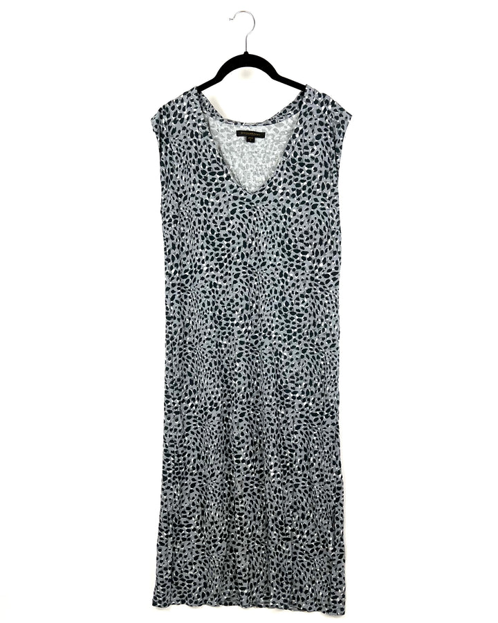 Grey and Black Cheetah Print Nightgown With Pockets - Size 4/6
