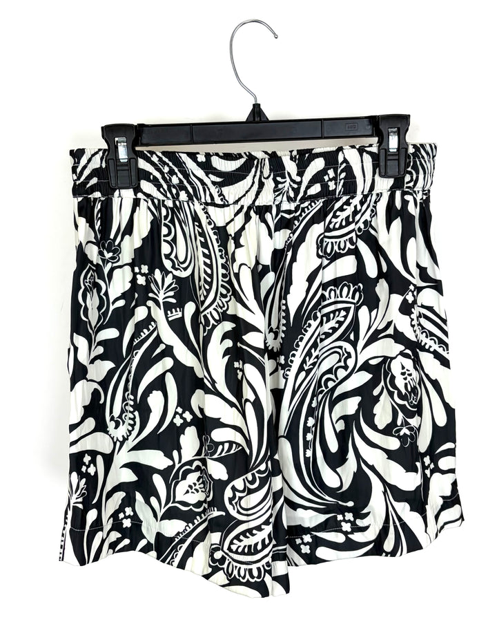 Black and White Patterned Shorts - Size 4/6