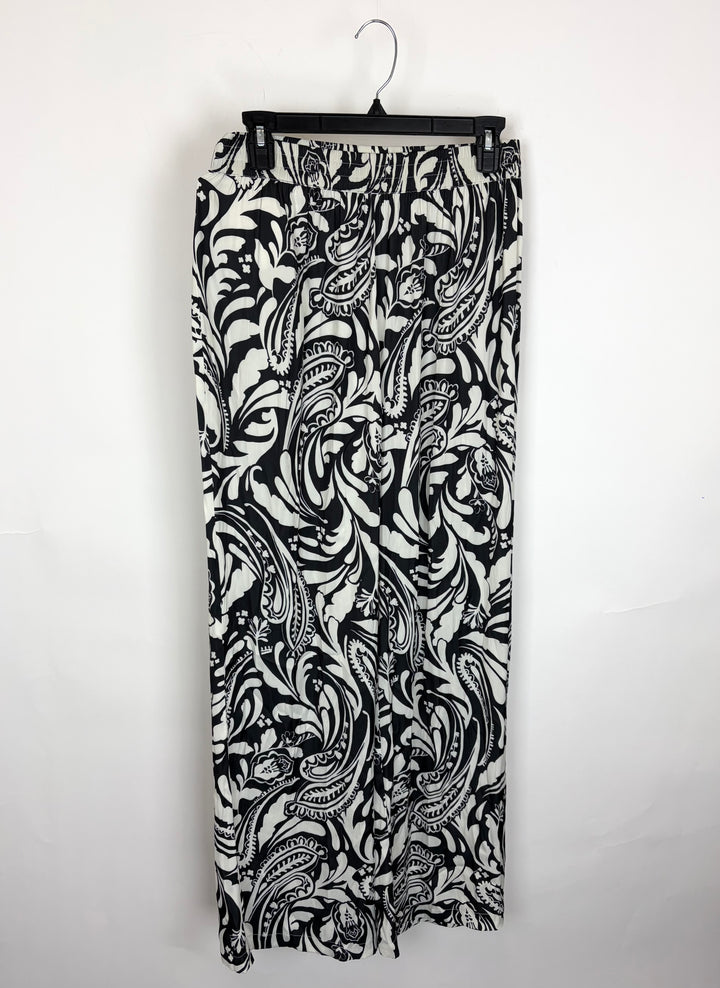 Black and White Patterned Pants - Size 6/8