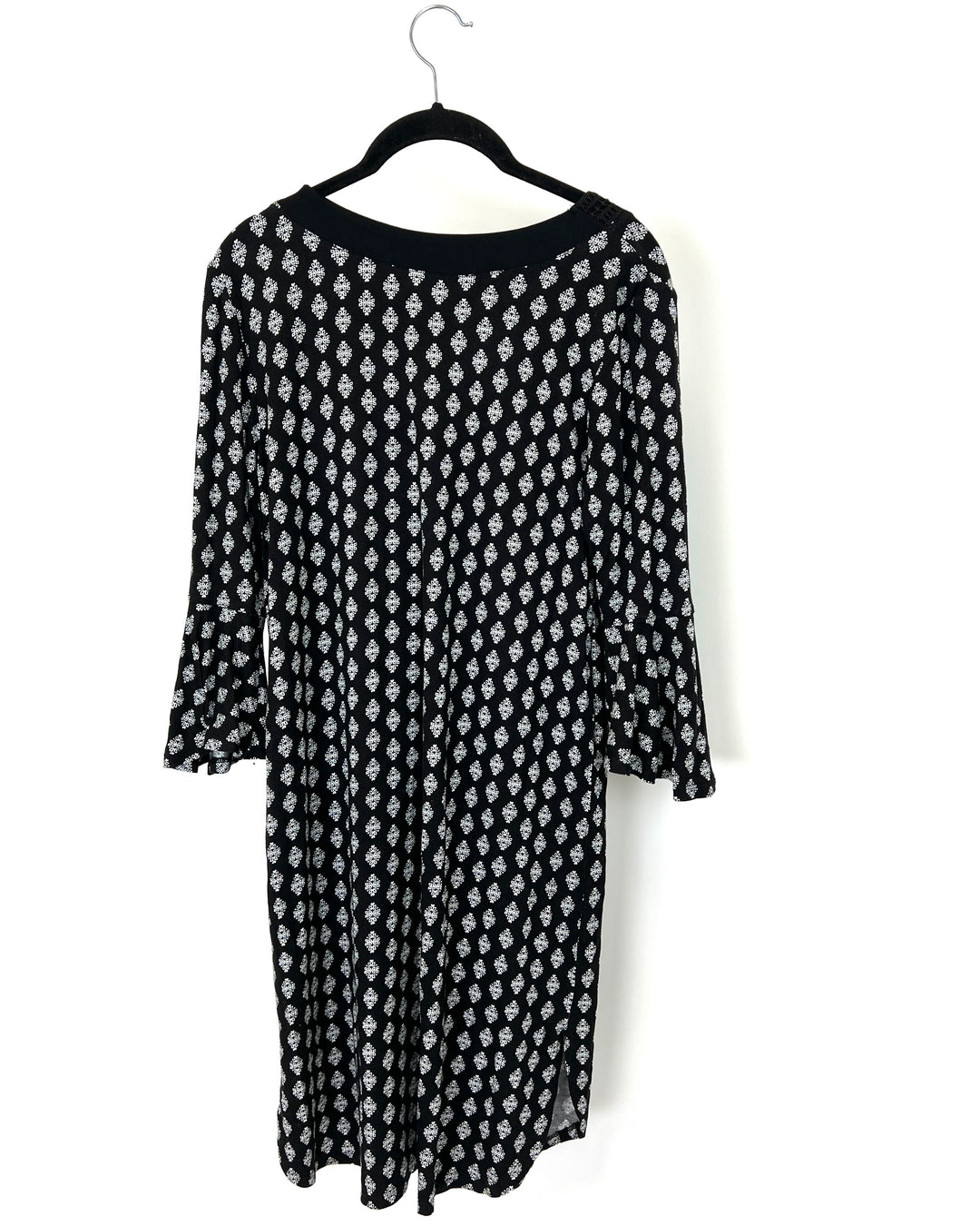 Black and White Diamond Pattern Lounge Dress - Size 6/8