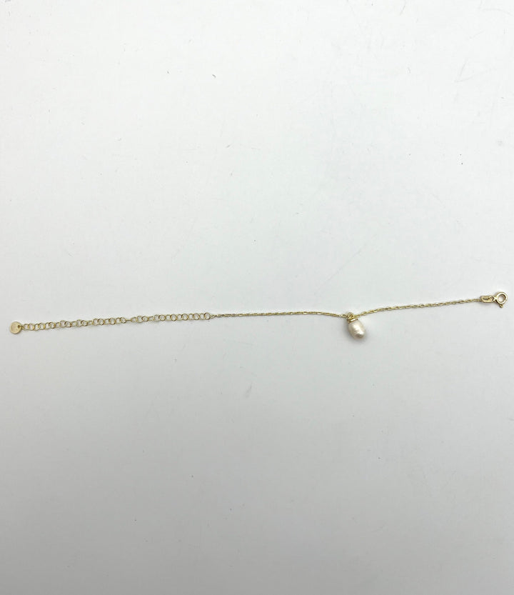 Gold Chain Bracelet With Pearl