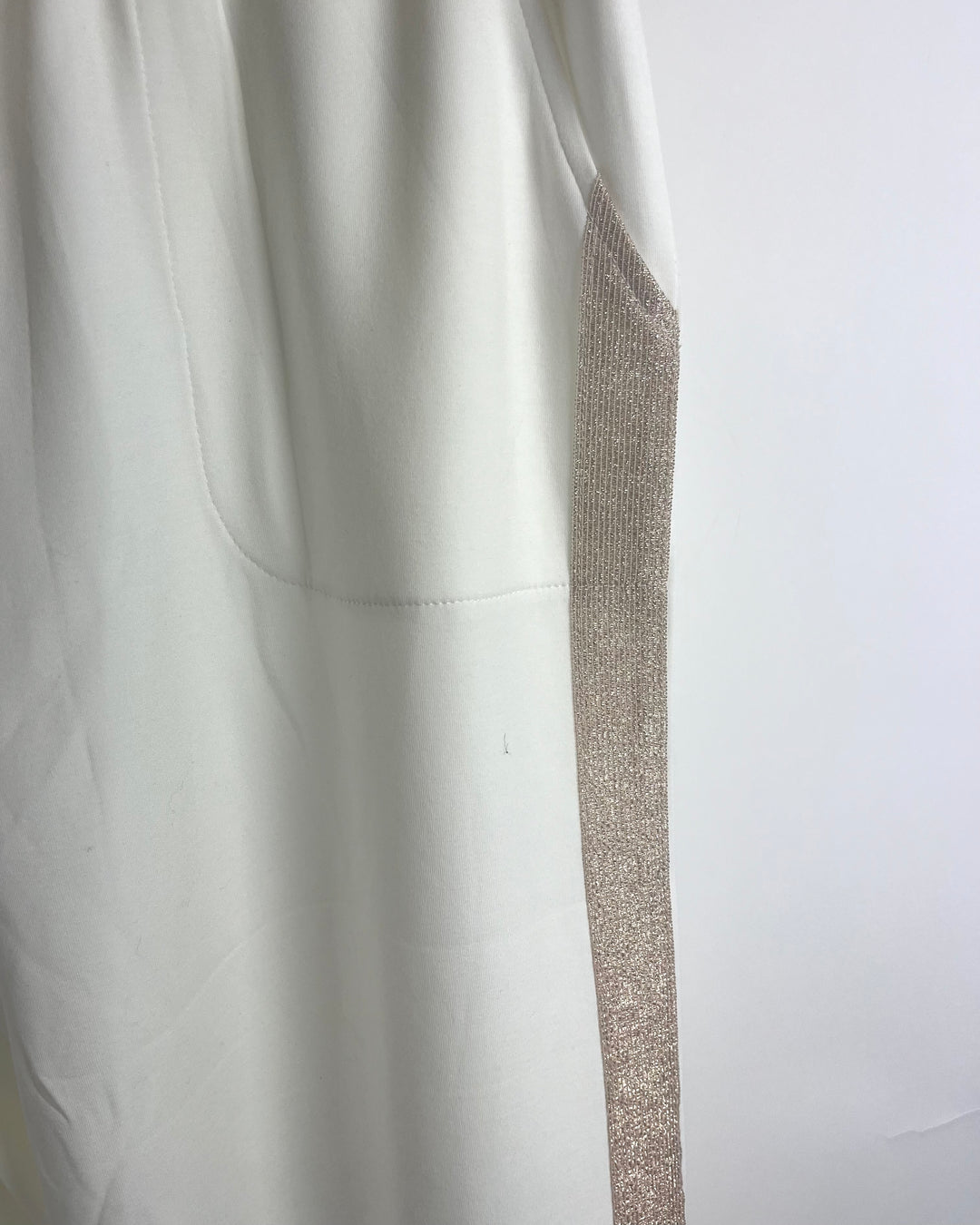 White Wide Leg Pants With Thick Rose Gold Stripe - Size 6/8