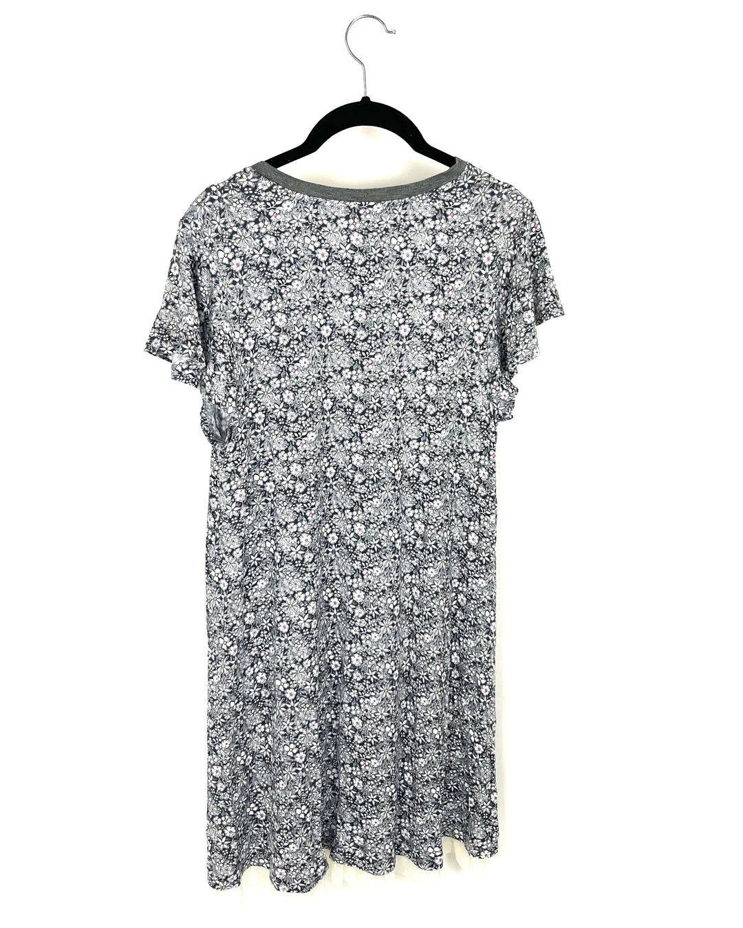 Grey and White Floral Nightgown - Size 4/6