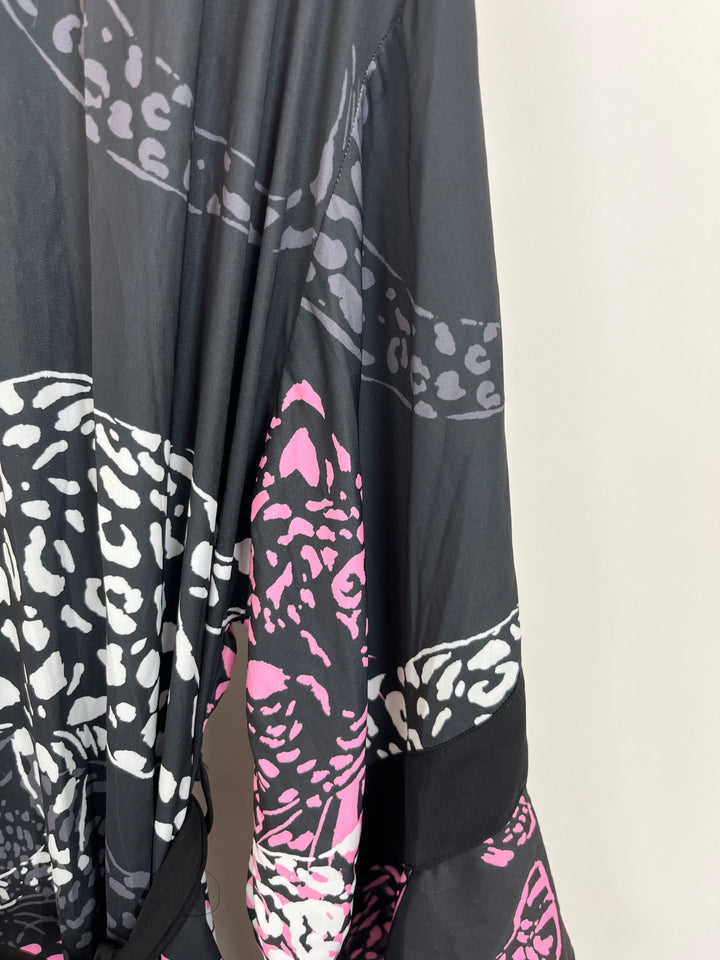 Black, Pink, and White Cheetah Print Robe - Size 4/6
