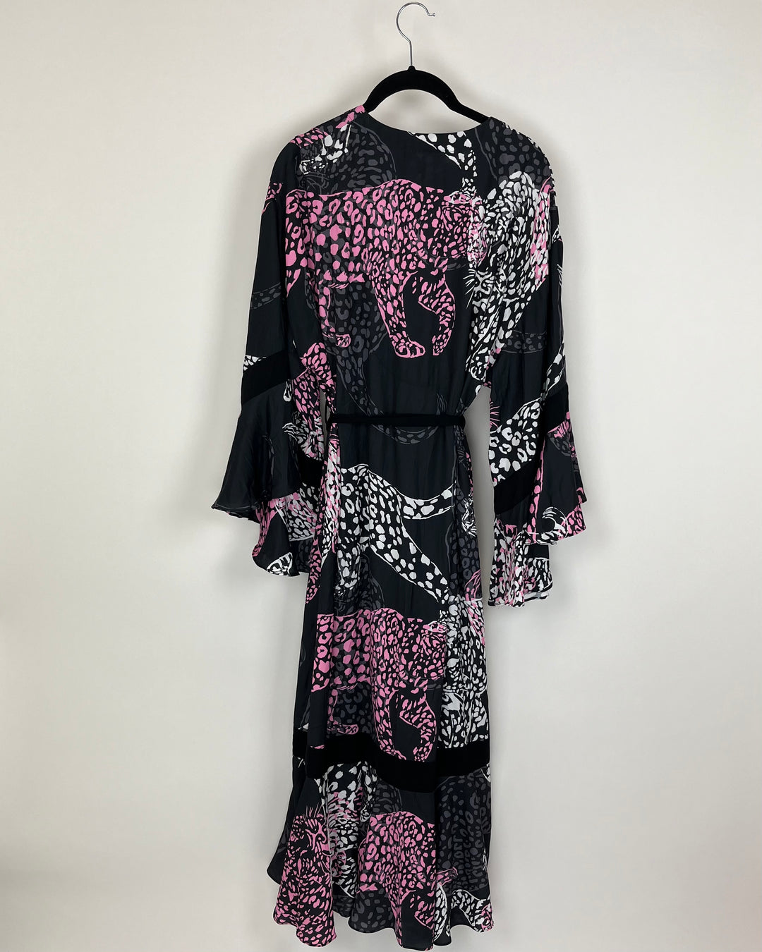 Black, Pink, and White Cheetah Print Robe - Size 4/6