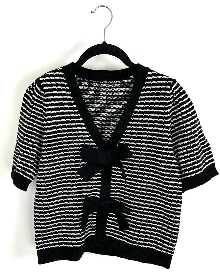 Black and White Striped Short Sleeve Sweater - Size 4/6