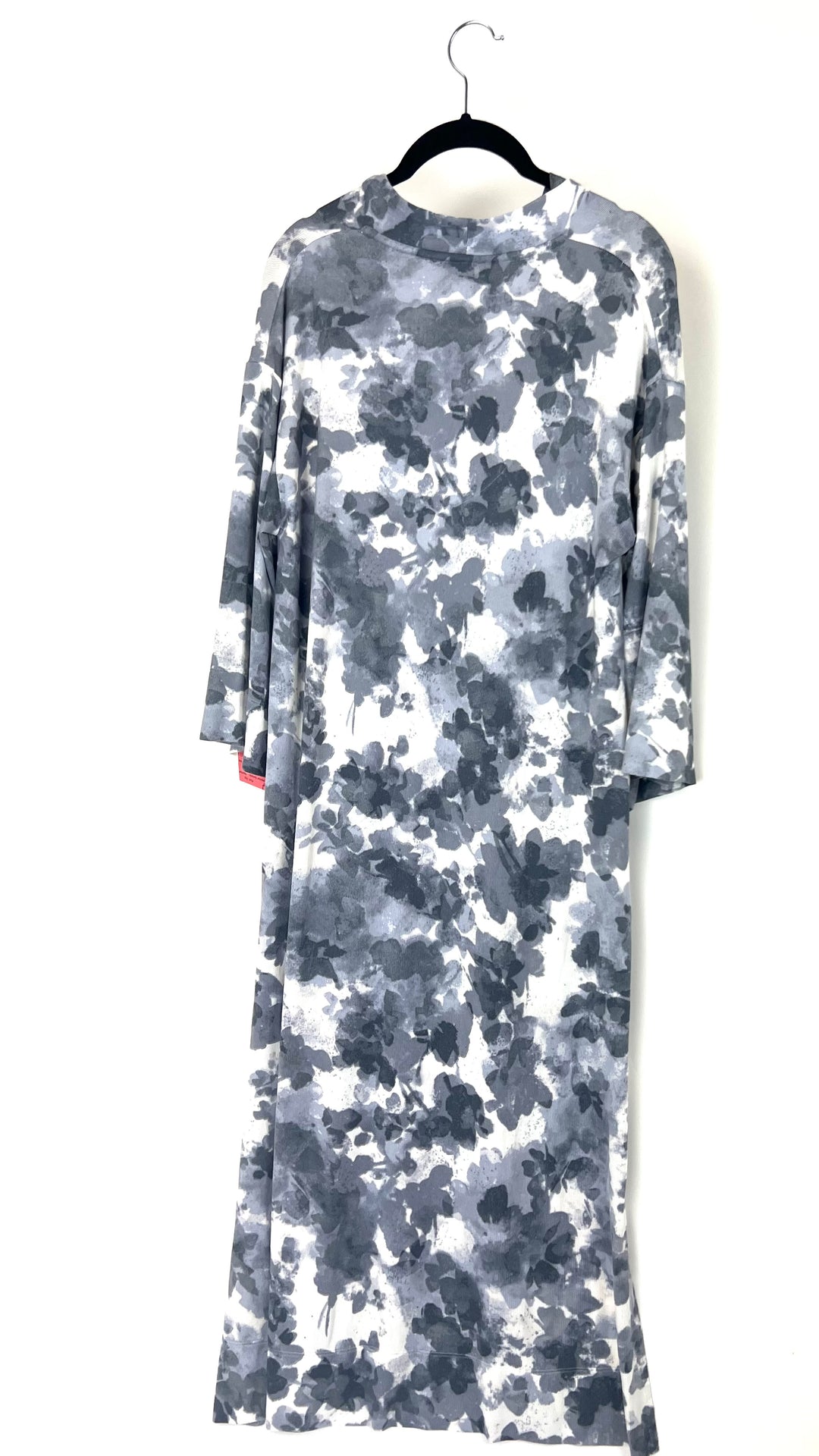White and Gray Crop Sleeve Nightgown - Small