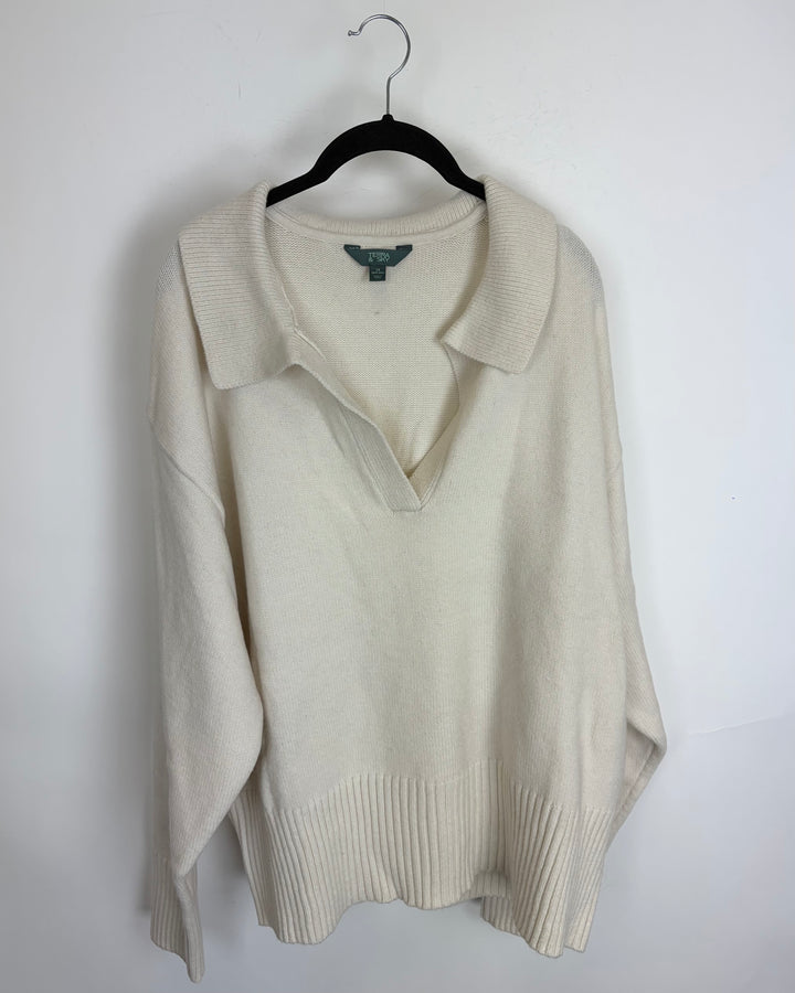 Ivory White Collared Sweater - 1X