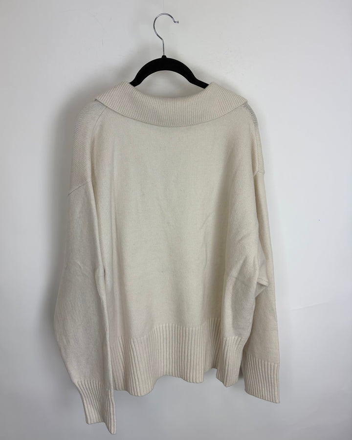 Ivory White Collared Sweater - 1X
