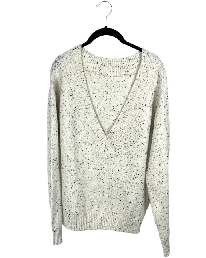 White and Black Speckled Sweater - Size 4/6